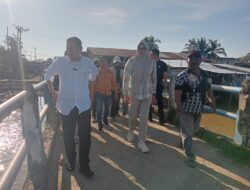 Bupati Dillah Kunjungi Masyarakat Desa Sungai Tawar