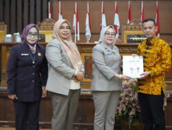 Paripurna DPRD, Bupati Tanjabtim Sampaikan Nota Pengantar Perubahan APBD 2025